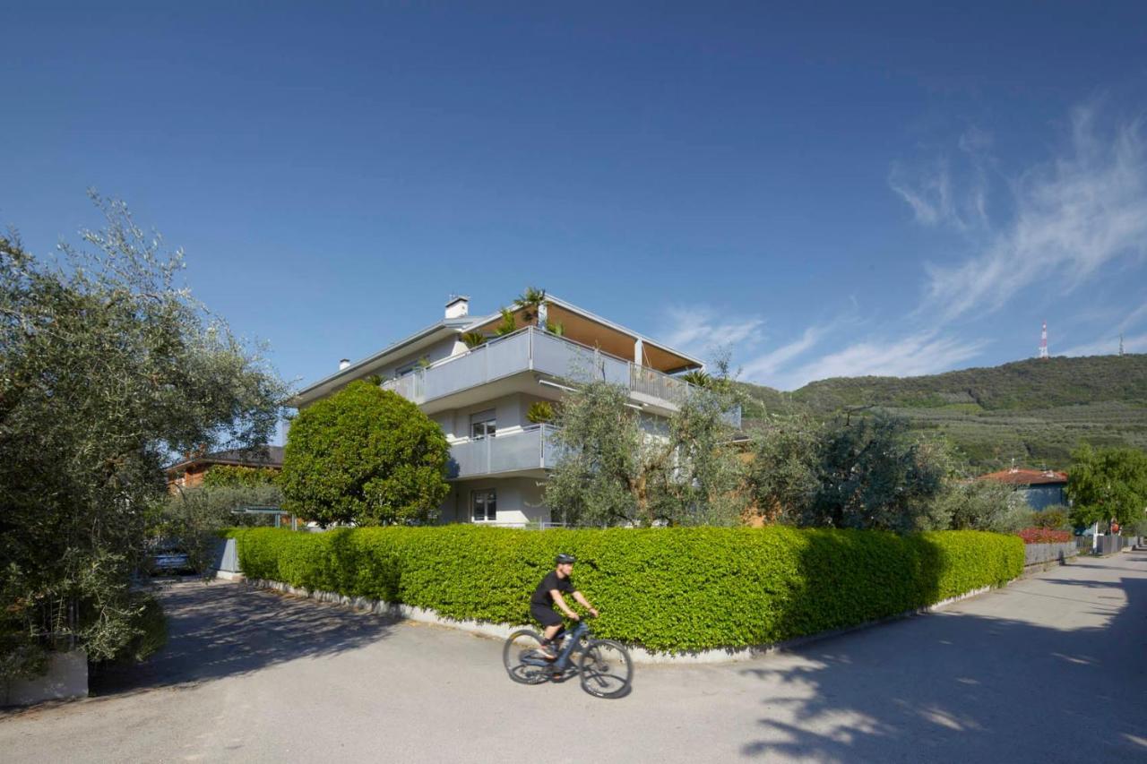 Appartamenti Sant'Alessandro Riva del Garda Bagian luar foto