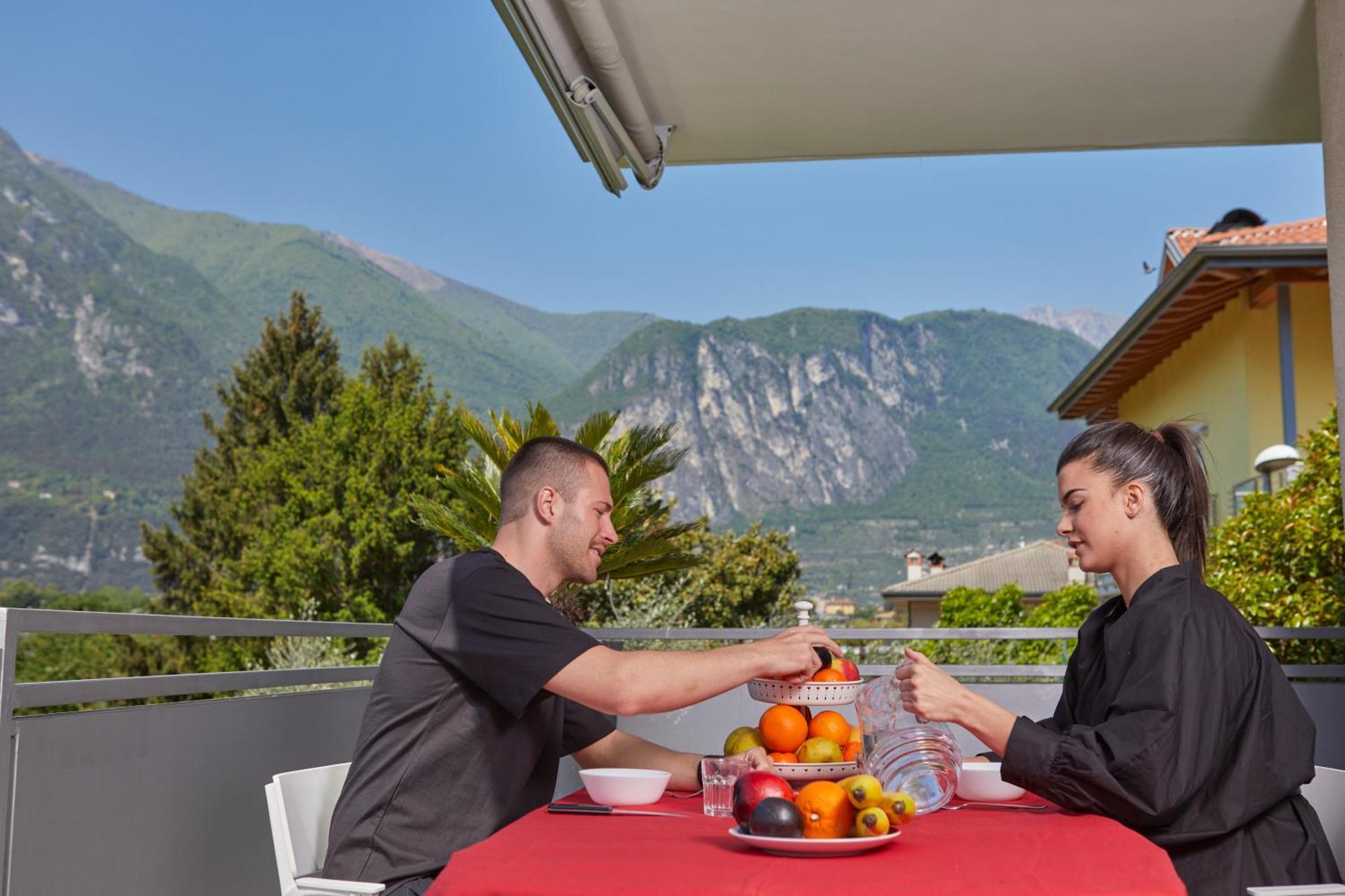 Appartamenti Sant'Alessandro Riva del Garda Bagian luar foto